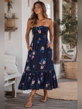 Free People Navy Floral Strapless Midi Dress Smocked Boho Cottagecore M Pockets
